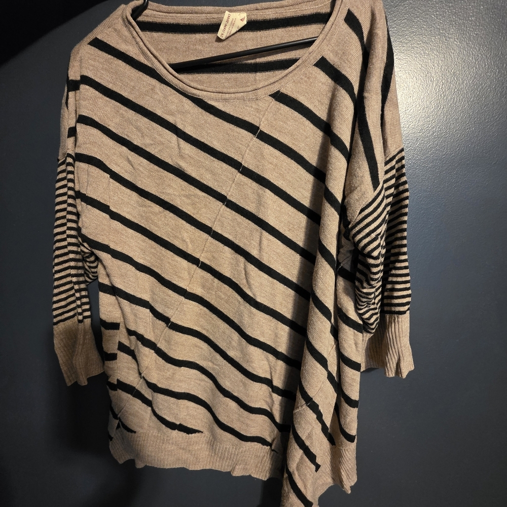 Faded Glory Black and Tan Knit Top